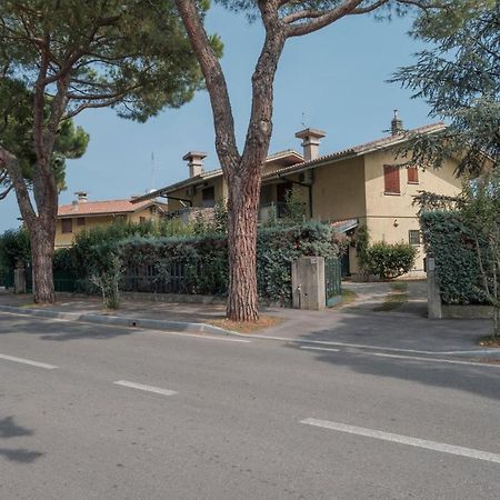 Villa Ida - 2 bedrooms apartment with private garden Sirmione Exteriör bild