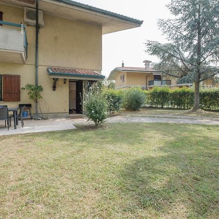 Villa Ida - 2 bedrooms apartment with private garden Sirmione Exteriör bild