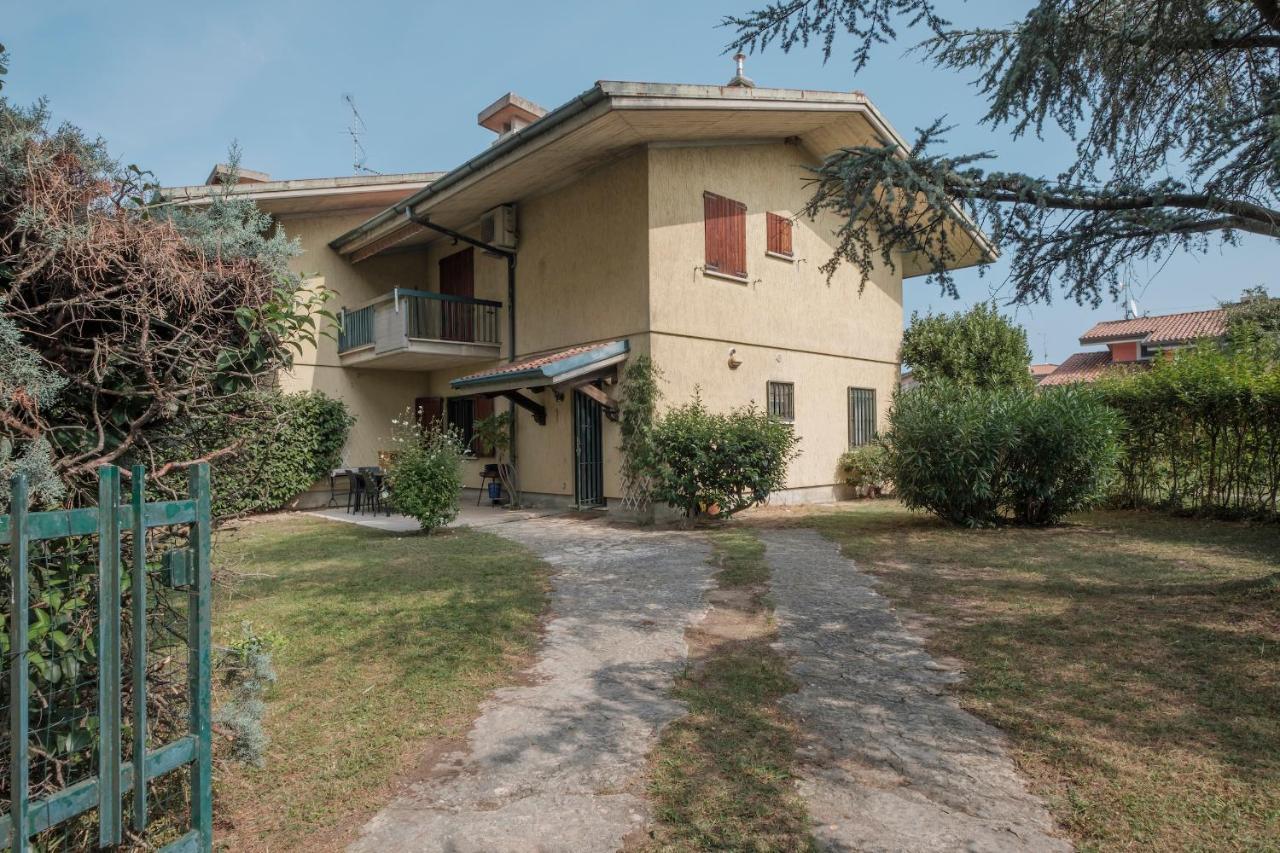 Villa Ida - 2 bedrooms apartment with private garden Sirmione Exteriör bild