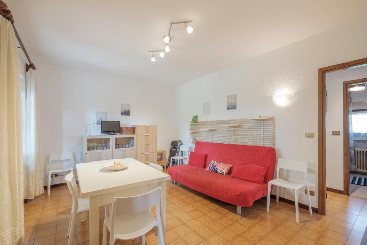 Villa Ida - 2 bedrooms apartment with private garden Sirmione Exteriör bild