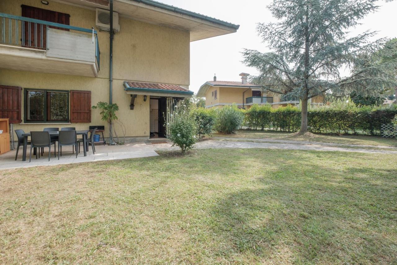 Villa Ida - 2 bedrooms apartment with private garden Sirmione Exteriör bild