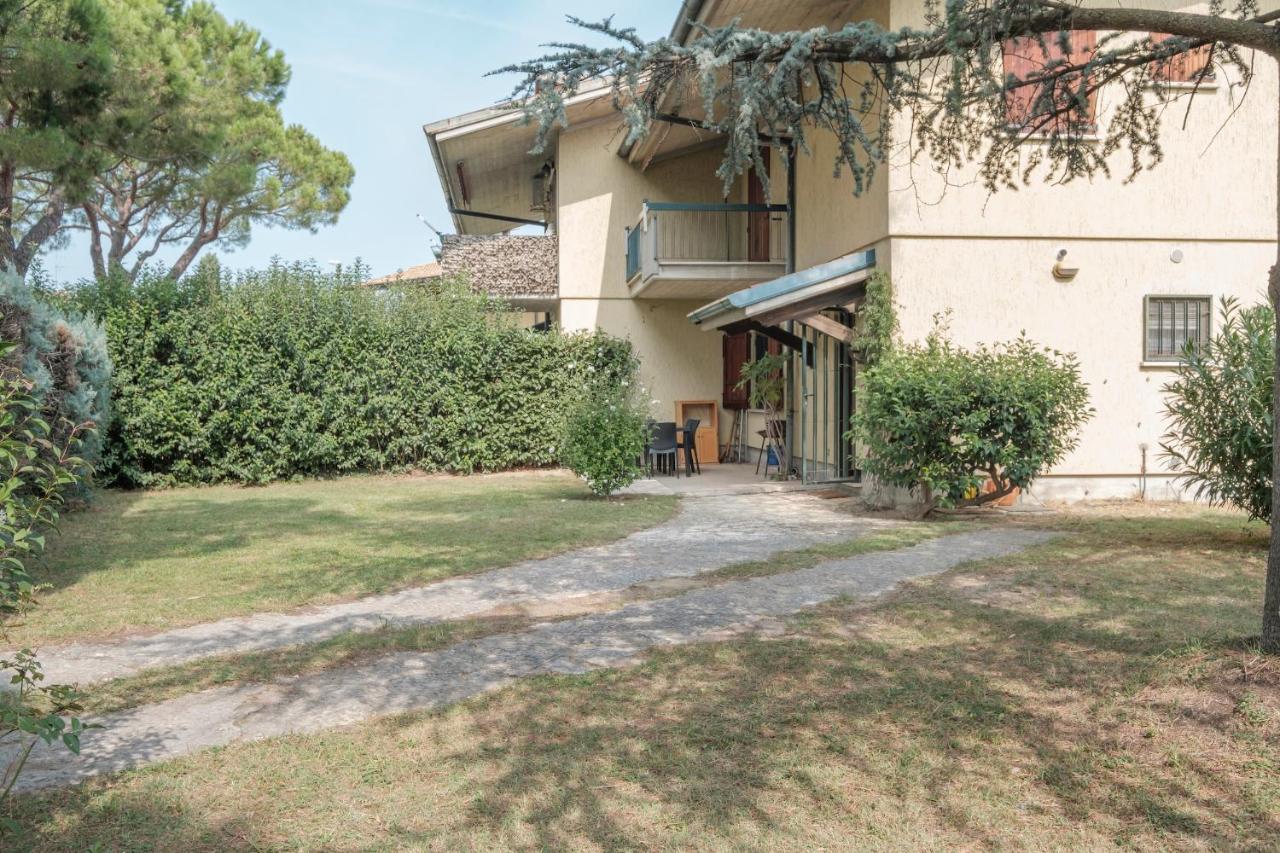 Villa Ida - 2 bedrooms apartment with private garden Sirmione Exteriör bild