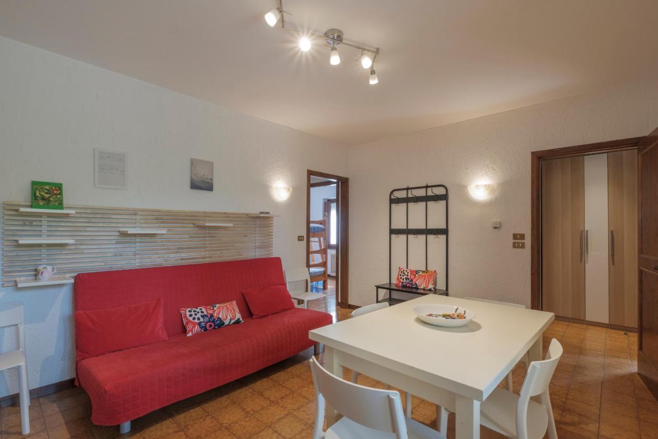 Villa Ida - 2 bedrooms apartment with private garden Sirmione Exteriör bild