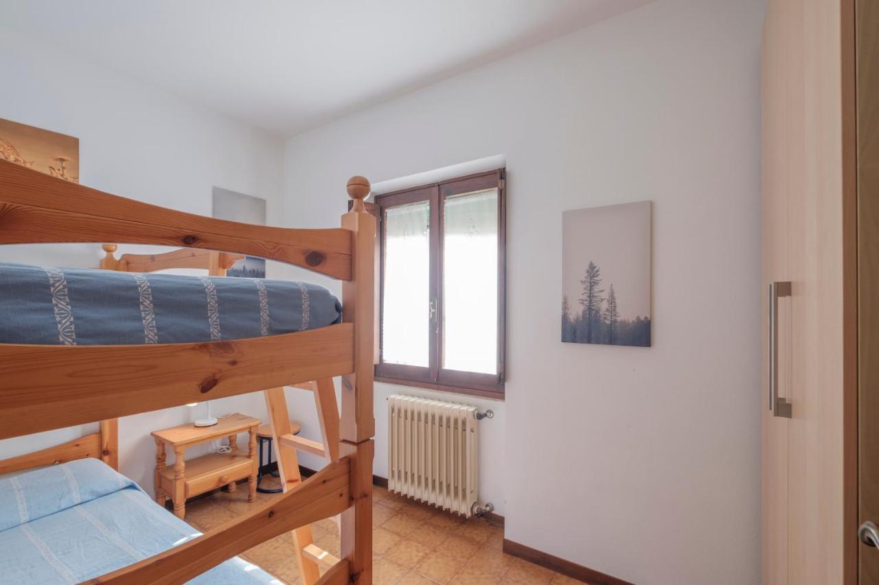 Villa Ida - 2 bedrooms apartment with private garden Sirmione Exteriör bild