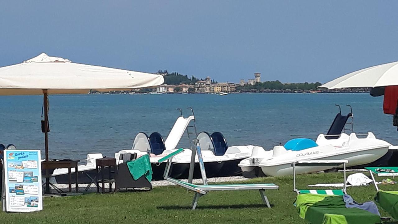 Villa Ida - 2 bedrooms apartment with private garden Sirmione Exteriör bild