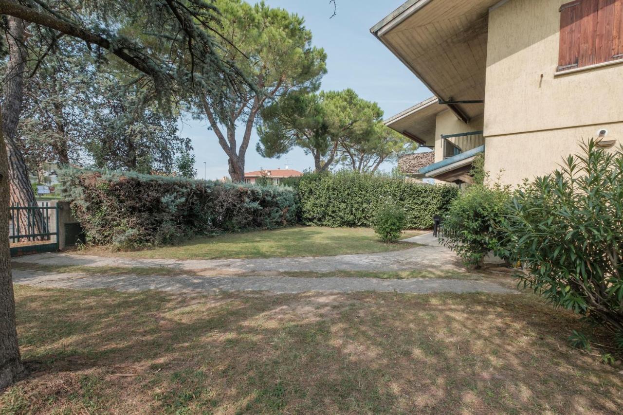 Villa Ida - 2 bedrooms apartment with private garden Sirmione Exteriör bild