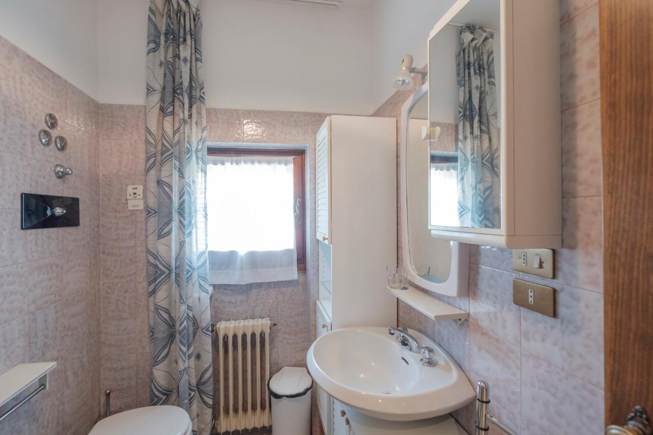 Villa Ida - 2 bedrooms apartment with private garden Sirmione Exteriör bild