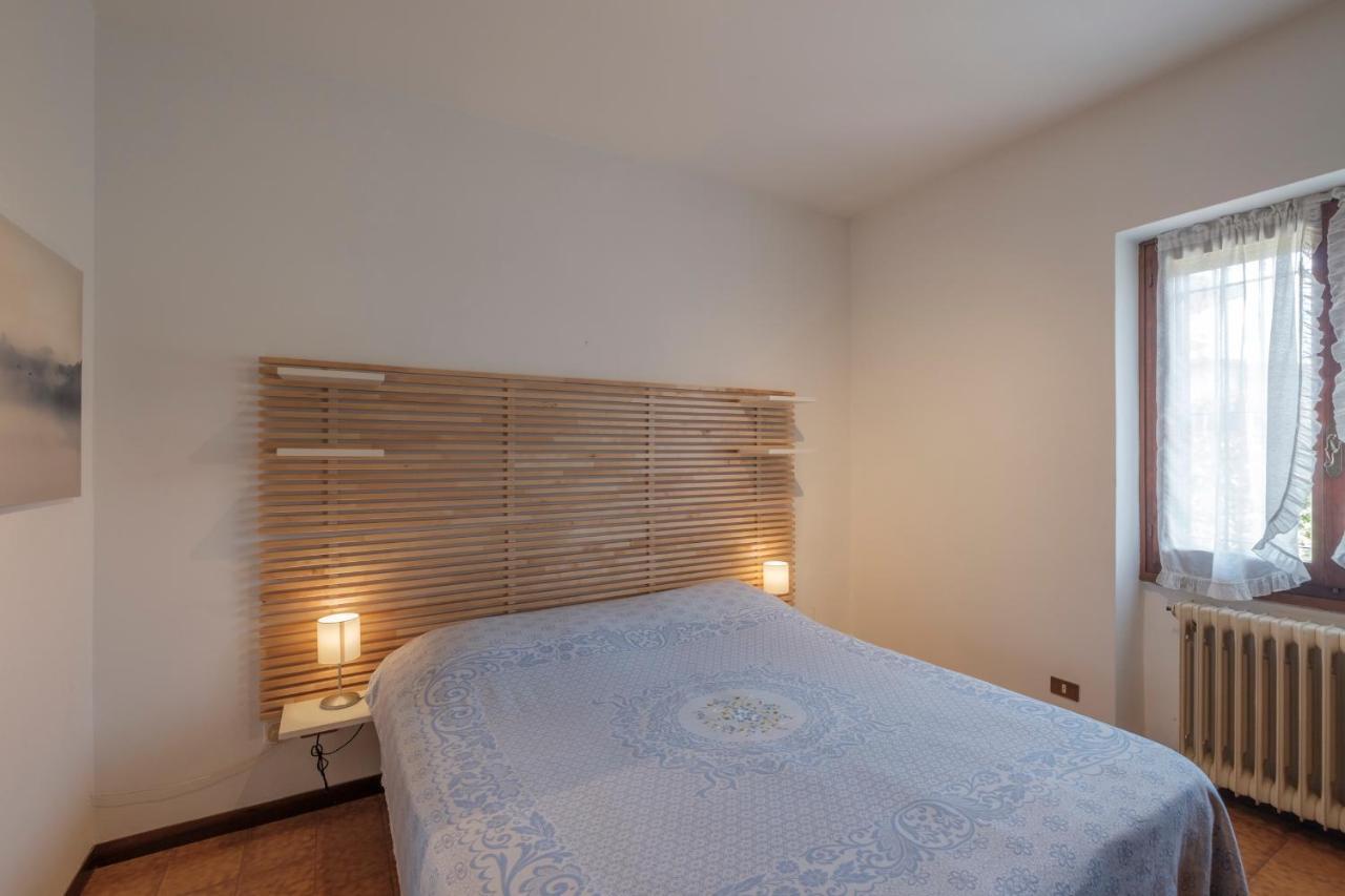 Villa Ida - 2 bedrooms apartment with private garden Sirmione Exteriör bild